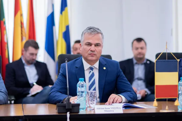 Un zvon cu demisia lui Veştea