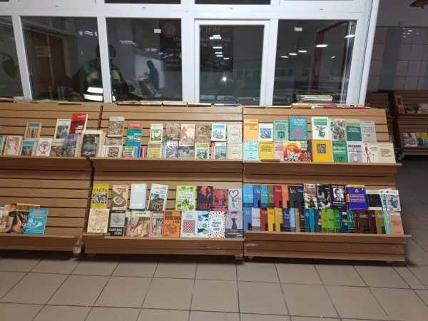 Cărţi… la piaţă