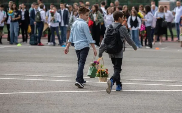 Prin tragere la sorţi sau după alfabet: aşa vor fi distribuiţi de acum copiii în clase