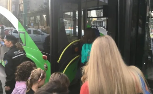 30 de bani pe kilometru, pentru transportul elevilor din judeţul Braşov