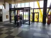 O firmă din Bucureşti va păzi Aeroportul Internaţional Braşov. Pentru 2 ani, aproape 3 milioane de lei 