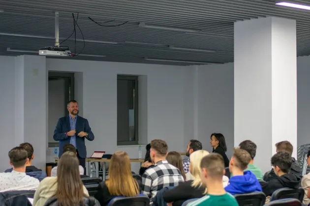 Universitatea Transilvania: Aproape 500 de concerte, expoziţii, lansări de carte ori proiecţii de film, în 5 ani