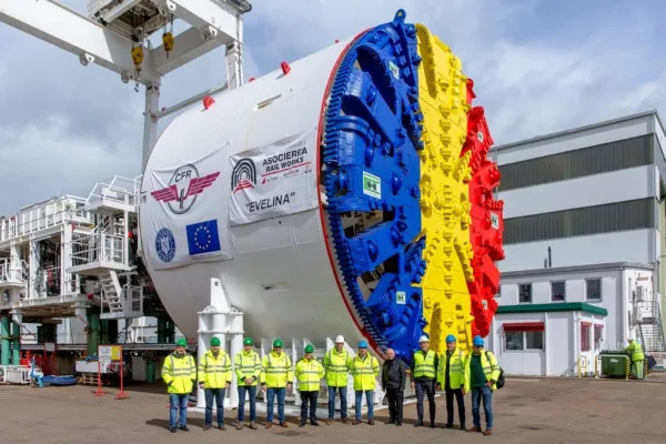 Prima cârtiţă de pe noua cale ferată Braşov - Sighişoara intră în pământ