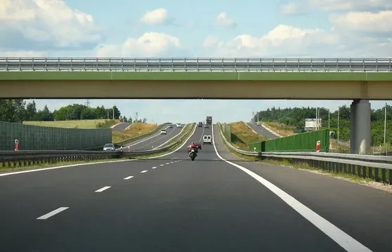 De la CNAIR, la CNIR: autostrăzile Ploieşti – Braşov, Braşov – Bacău