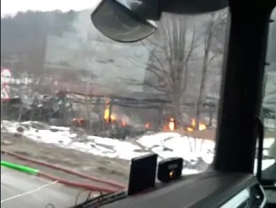 Incendiu în miez de noapte la un depozit de pe DN 73A