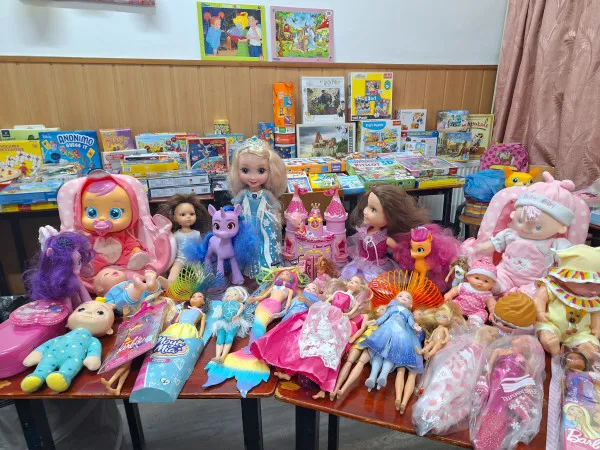 Doi ani de „Magazinul Clasei”. Locul unde se achită cu prezenţa la şcoală