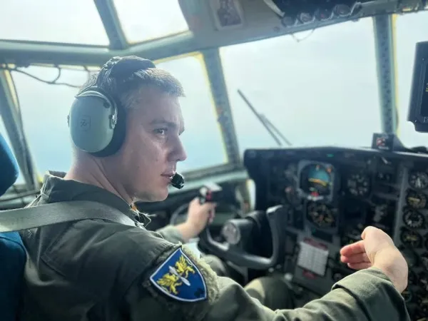 O poveste de succes de la MApN: de dragoste, cu aviatori de la Braşov