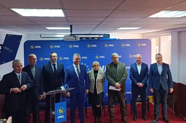 Liderii Pro România Brașov au trecut la PNL. „PNL a fost deschis pentru colaborare și pentru a construi”, a argumentat Mihai Mohaci