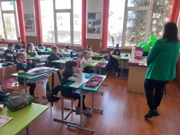 O inedită aniversate: 100 de zile de şcoală