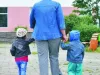 Pensionarii nu vor mai putea fi asistenţi maternali. Nici cei fără 8 clase