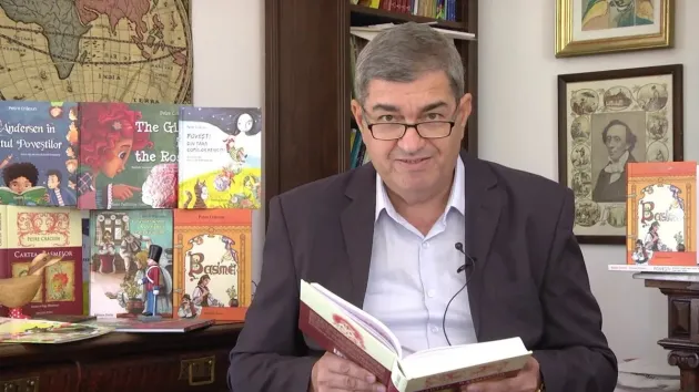 Îndrăgostiţi de lectură: Cum sărbătoresc bibliotecarii Ziua Naţională a Lecturii