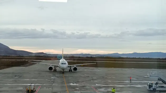 Avem buget. Operatorii cer şi parcare pentru avioane la Aeroport