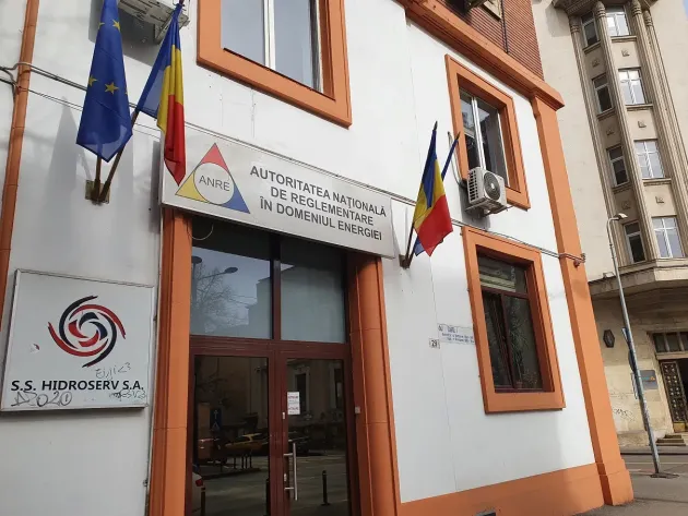 Patru companii din energie, amendate cu 200 de milioane de euro pentru manipularea pieţei