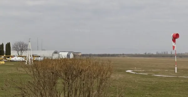 Aeroclubul de la Sânpetru are în plan un nou hangar pentru repararea avionelor româneşti