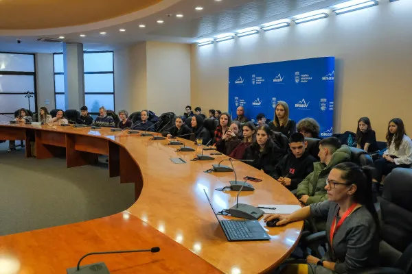 Lecţie de comunicare la Primăria Braşov