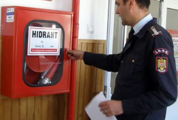 11 hoteluri şi pensiuni controlate, amenzi de 300.000 de lei de la pompieri