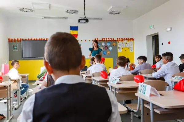 Fonduri europene pentru susţinerea „Primului student din familie”