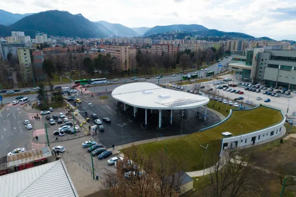 Nici nu a fost terminat, că terminalul RATBV de la Gara Braşov a intrat în noi lucrări 