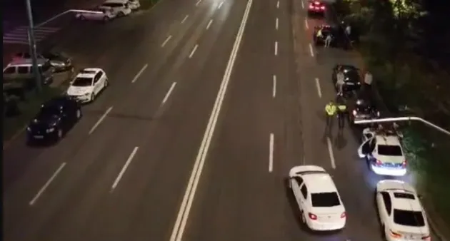 A văzut Poliţia, nu i-a ieşit „manevra de retragere”. Beat, drogat, a dat-o „cotită” pe Gării
