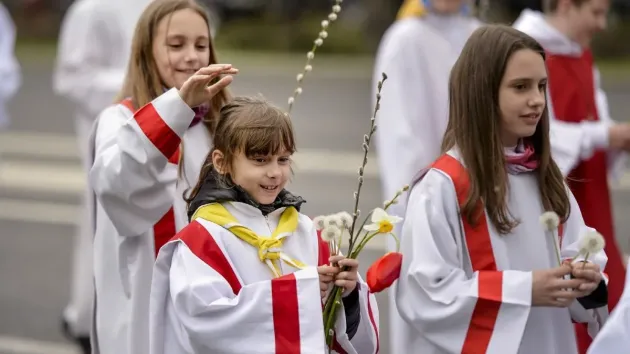 Elevii catolici vor putea lipsi de la şcoală, în perioada 29 martie – 2 aprilie