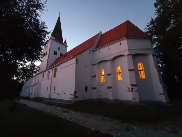 Un preot francez va sluji la Cincu pentru conaţionalii săi din baza NATO, în această săptămână