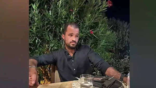 Vă salut şi din Paris! Tot liber sunt