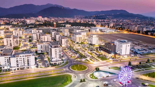 Coliban cere chirie variabilă pentru „şcoala Coresi”.  CL refuză a doua oară