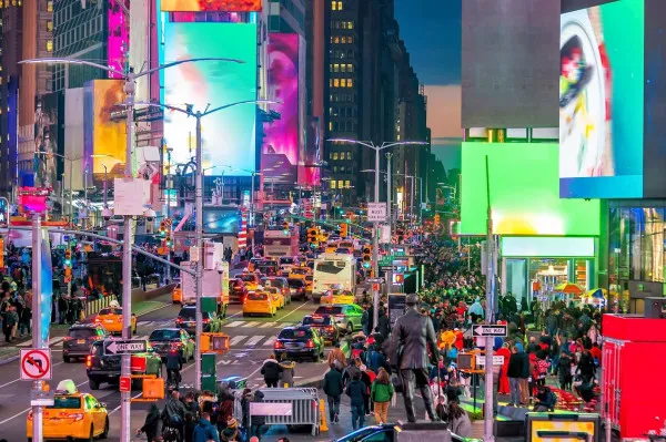 Braşovenii duc micii pe Broadway