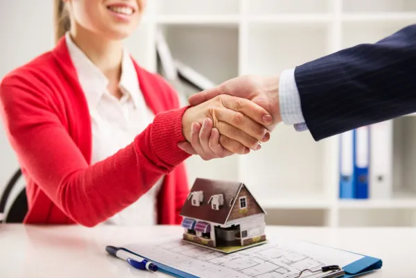 5 clauze pe care trebuie să le înțelegi atunci când aplici pentru un credit imobiliar