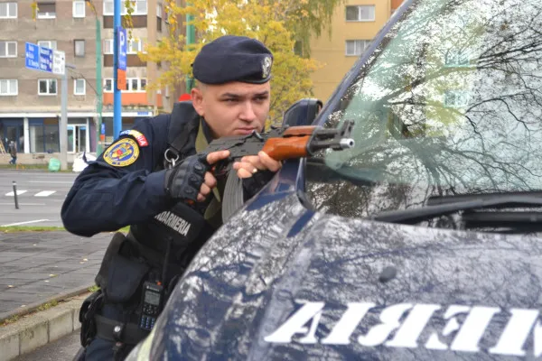Jandarmeria Braşov caută şcolari şi recruţi