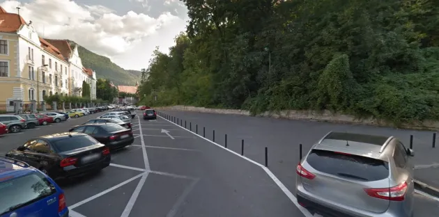 Centrul Istoric, în primele 5 zone din ţară în care găseşti greu loc de parcare