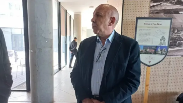 Primul candidat oficial