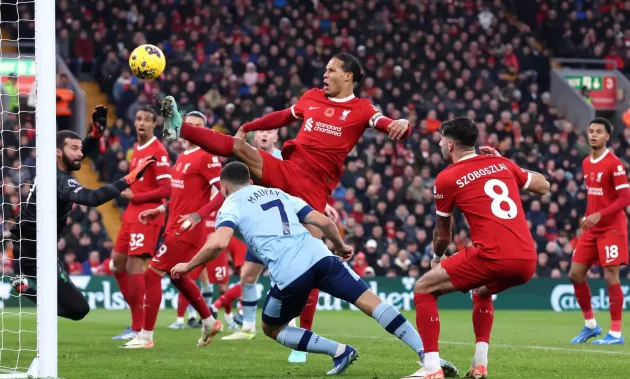 Van Dijk se teme de viitorul clubului după plecarea lui Klopp din vară