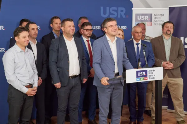 Alianţa Dreapta Unită şi-a anunţat candidaţii pentru mai multe oraşe din judeţul Braşov. Aceştia vor fi susţinuţi de USR, PMP şi Forţa Dreptei 