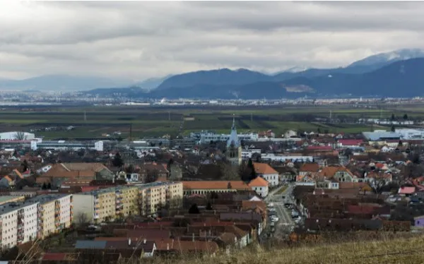 Prea beat să mai „țină” strada, a intrat într-o casă