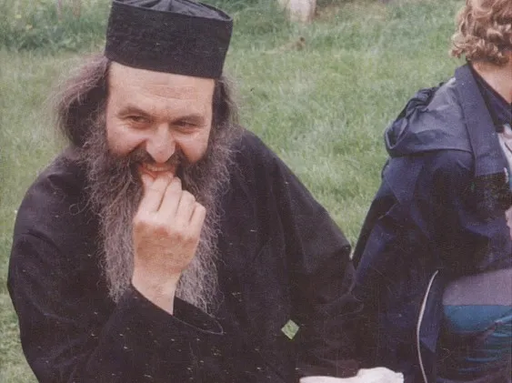 „Cu Dumnezeu nu e nevoie să fii politicos”