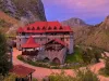Un castel de 700 de ani, cumpărat de un medic din Braşov