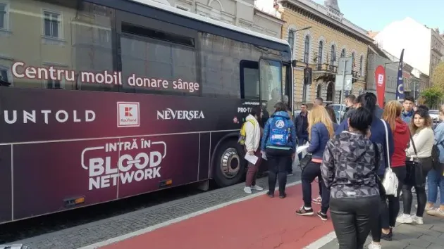 Caravana donezi sânge şi mergie gratis la Untold sau Neversea nu trece prin Braşov