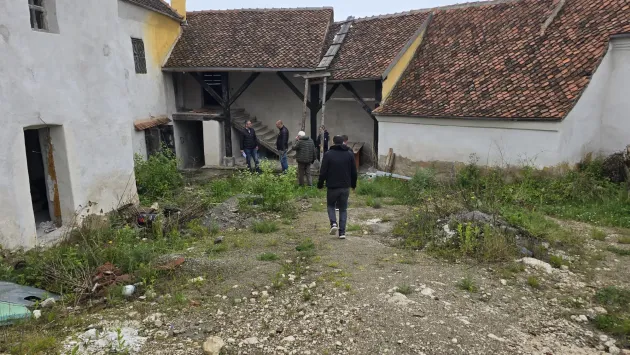 Cetatea Râşnovului, parcă blestemată. Un alt „privat” ridică probleme