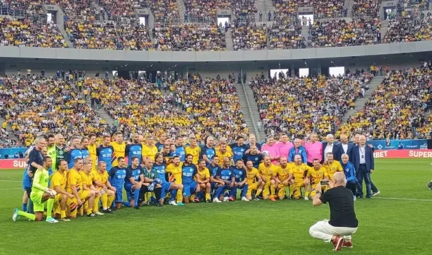 Spectacol şi emoţie, „Generaţia de Aur” pentru ultima dată pe teren
