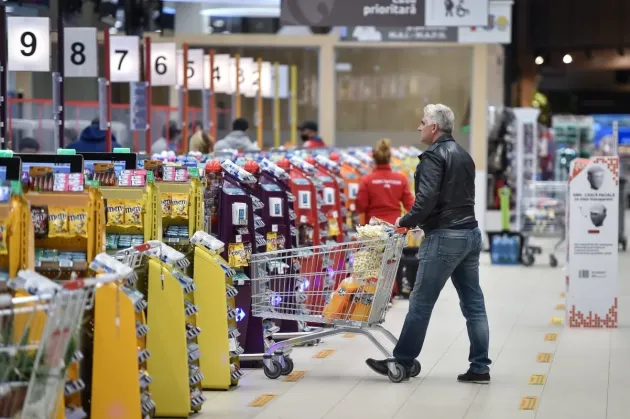 Le umplem cărucioarele: profiturile Lidl, Kaufland, Mega Image