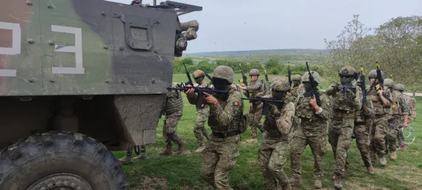 Vânătorii de munte vor simula scenarii de război în pădurile municipiului Braşov