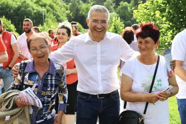 Planul 20 Pătrașcu pentru „o ștampilă pe 3 trandafiri”
