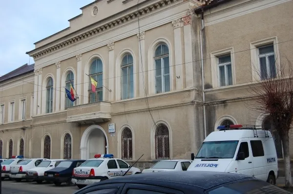 Bătaie în stradă, între 3 familii   