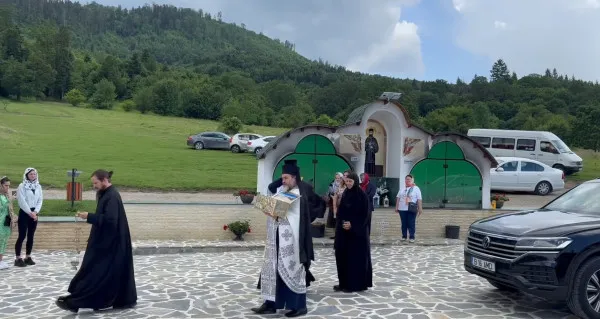 Brâul Maicii Domnului, adus din Grecia la Braşov