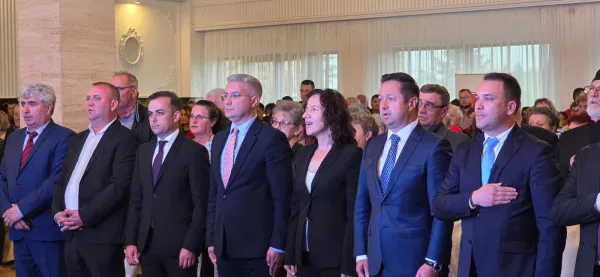 Senator Marius – Alexandru Dunca, Președintele Organizației Județene Brașov a PSD – „Duminică, VOTEAZĂ ROMÂNEȘTE. Pe 9 iunie, oriunde te-ai afla, pune ștampila pe cei trei trandafiri!”