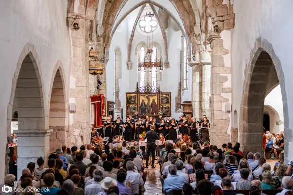 Festivalul Musica Barcensis: patru reprezentaţii în luna august şi una în septembrie, în mai multe biserici fortificate din judeţ