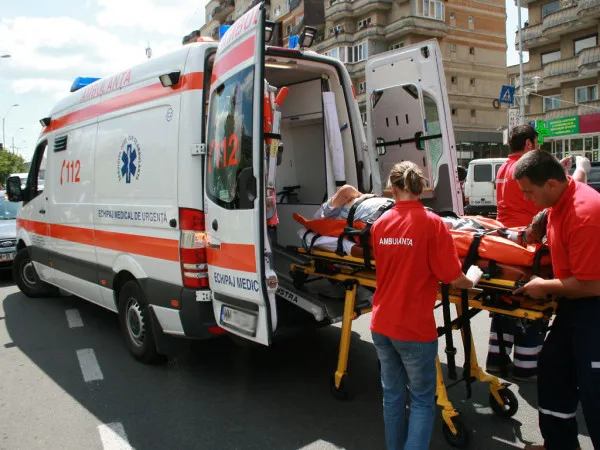 „Cod roşu” la Ambulanţă, în Braşov. Salvări fără aer condiţionat, temperaturi la care şi medicamentele devin bune de aruncat