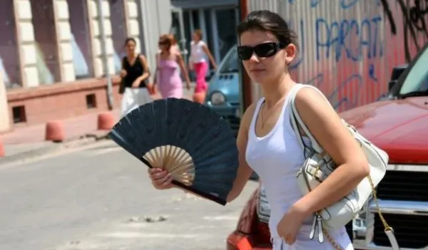 Caniculă şi în august