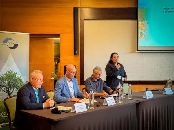 Peste 300 kilometri de reţea de apă şi mai mult de 200 kilometri de canalizare